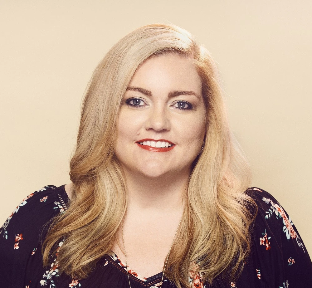 Colleen Hoover Photo - Celebs Facts