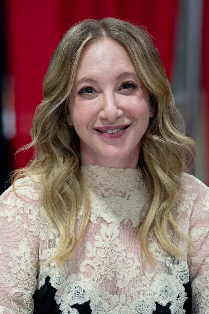 Leigh Bardugo Photo - Celebs Facts