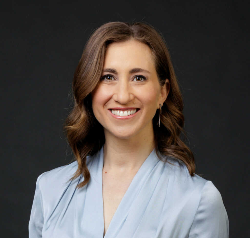 Lisa Abramowicz Photo - Celebs Facts